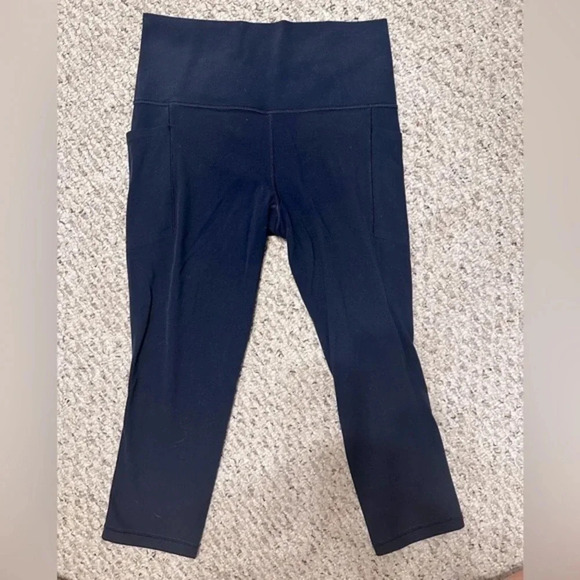 ATHLETA SALUTATION STASH Picket II HIGH RISE CAPRI Size: Small, color: Navy - Picture 1 of 6